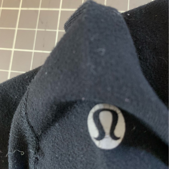 Two Lululemon for one price. One set of capris sz 6 and one set of tights, sz 4 - Picture 5 of 8